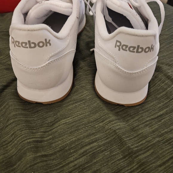 NIB Classic Reebok kicks! - Picture 5 of 5